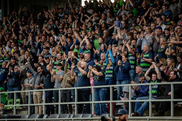 Seawolves Fans Cheering